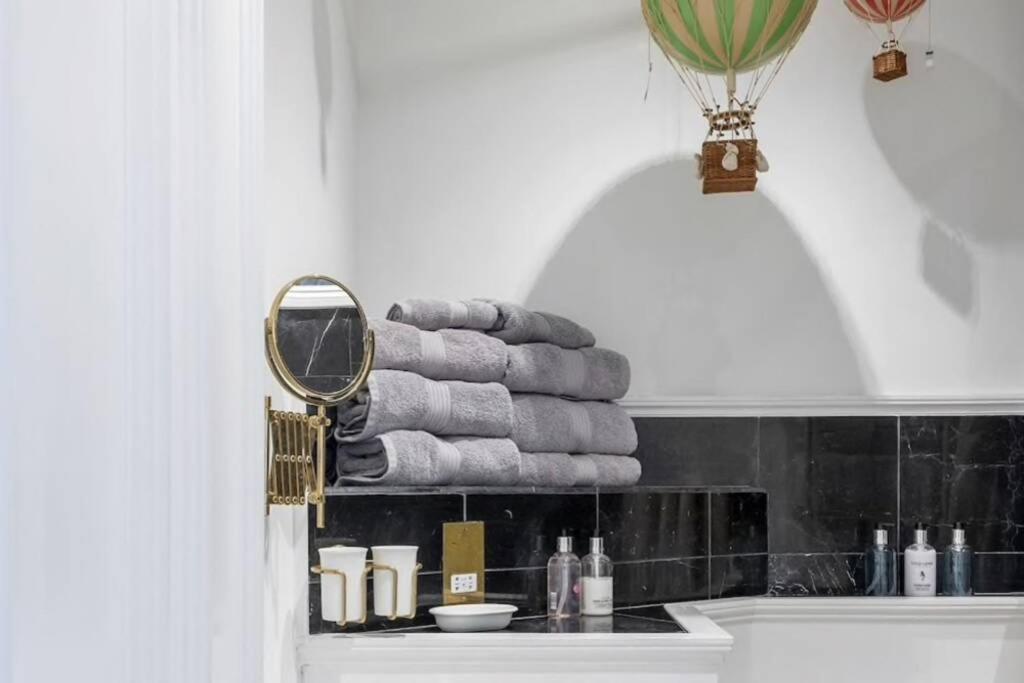 Georgian Apartment Located In The Center Of Bath. Zewnętrze zdjęcie